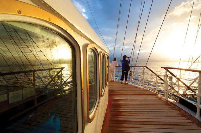 Star Clippers Star Clipper & Star Flyer Clipper Dining Room 1.jpeg
